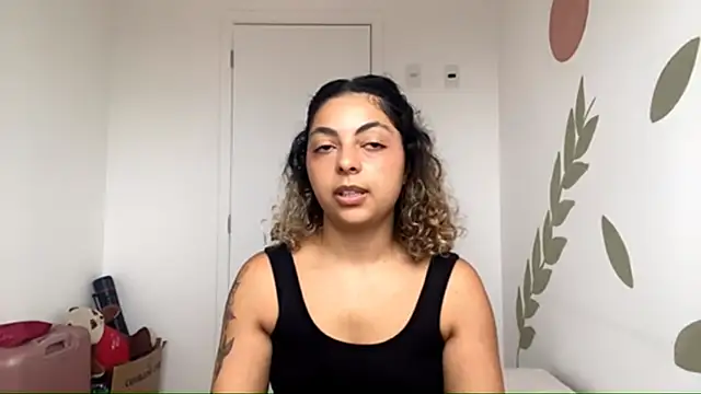 MarianneCassisse online show from March 9, 2026, 1:14 pm