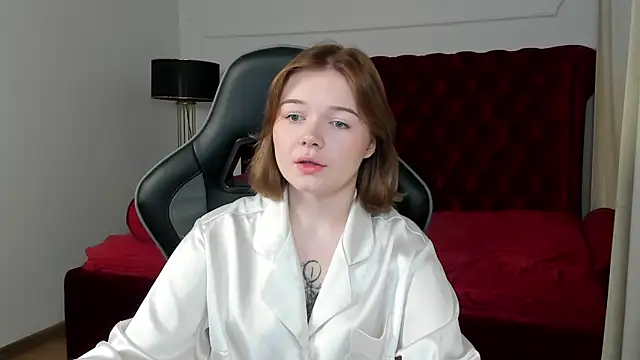 Snapshot of ElinaVale chatting on July 6, 2026, 5:03 am ElinaVale online show from July 6, 2026, 5:03 am