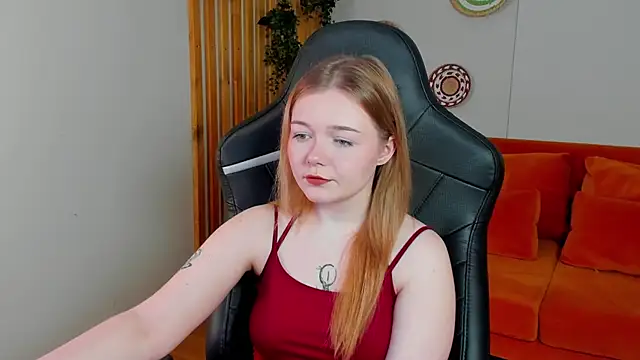 ElinaVale online show from May 17, 2026, 4:07 pm