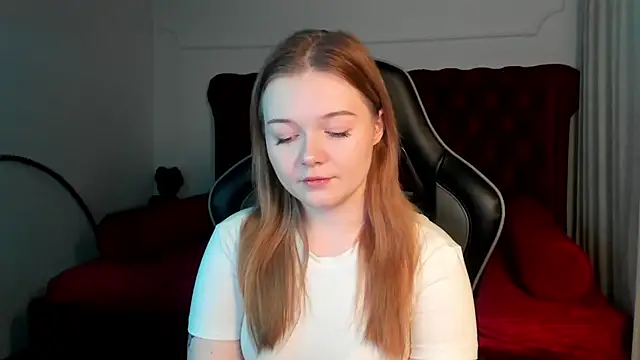 ElinaVale online show from March 31, 2026, 5:04 pm