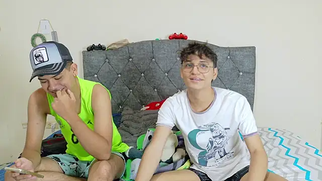 logan andrew online show from April 15, 2026, 8:42 pm