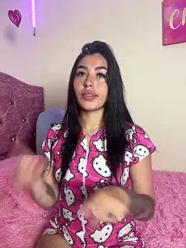 Snapshot of Charlothe1 chatting on April 6, 2026, 11:28 pm Charlothe1 online show from April 6, 2026, 11:28 pm