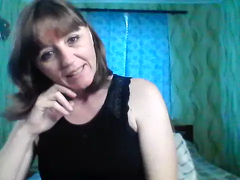 Alisaprice077 online show from April 13, 2026, 7:34 am