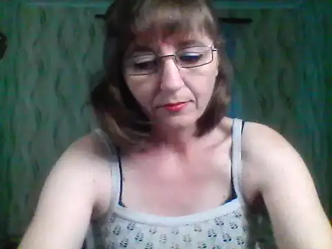 Alisaprice077 online show from May 27, 2026, 11:17 am