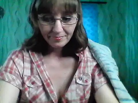 Alisaprice077 online show from April 10, 2026, 10:22 am