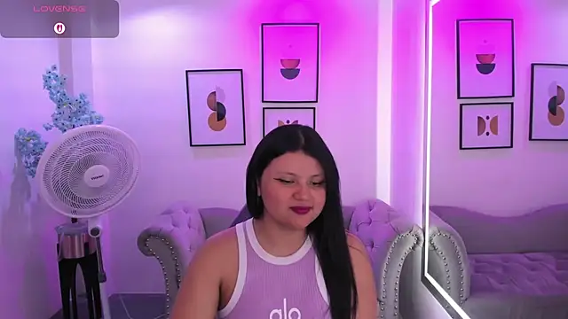 Natty bella online show from March 9, 2026, 7:39 pm