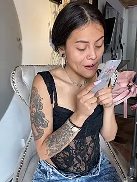 Cloe pink1 online show from March 14, 2026, 1:50 pm