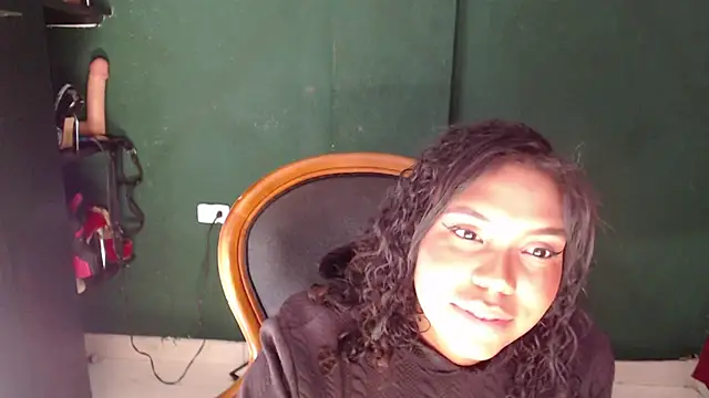 AntonelaVargas online show from March 27, 2026, 12:08 am