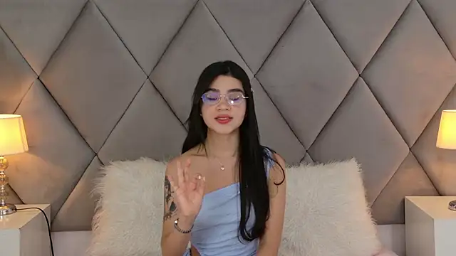 Snapshot of OliviaDiaz chatting on May 7, 2026, 8:12 pm OliviaDiaz online show from May 7, 2026, 8:12 pm