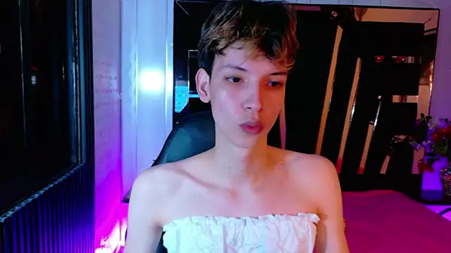 Stefany PiInk online show from April 2, 2026, 1:18 pm