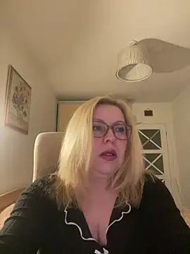 JanieLight53 online show from April 8, 2026, 7:15 pm