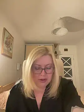 JanieLight53 online show from April 14, 2026, 7:08 pm