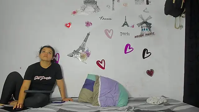 Snapshot of Katty-Rouse chatting on April 9, 2026, 10:49 pm Katty-Rouse online show from April 9, 2026, 10:49 pm