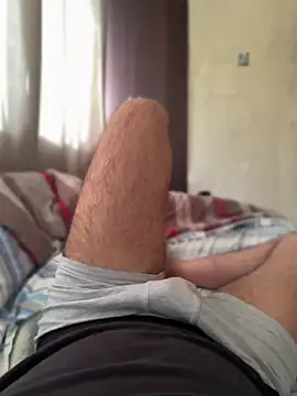 Cr1sXPorn online show from April 18, 2026, 4:20 pm