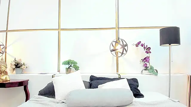 BrendaCantorel online show from April 28, 2026, 11:58 am