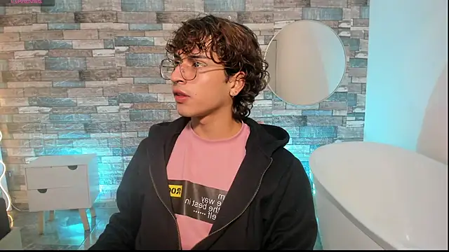 JUSTIN TAY1 online show from April 5, 2026, 11:28 am