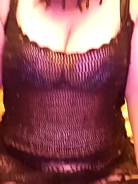 Snapshot of karamil69sxx chatting on March 31, 2026, 10:45 pm karamil69sxx online show from March 31, 2026, 10:45 pm