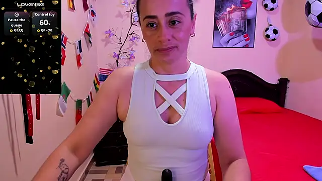 Snapshot of sara_florez12 chatting on July 5, 2026, 12:12 pm sara florez12 online show from July 5, 2026, 12:12 pm