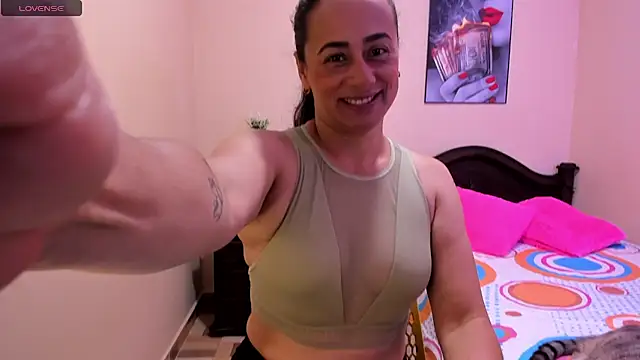 Snapshot of sara_florez12 chatting on May 25, 2026, 11:31 am sara florez12 online show from May 25, 2026, 11:31 am