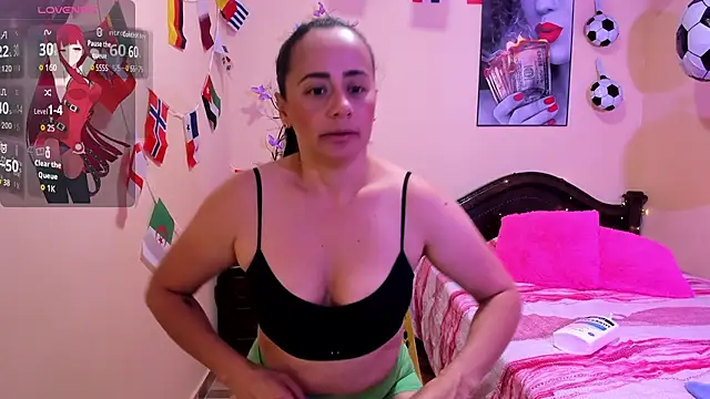 Snapshot of sara_florez12 chatting on June 25, 2026, 11:15 am sara florez12 online show from June 25, 2026, 11:15 am