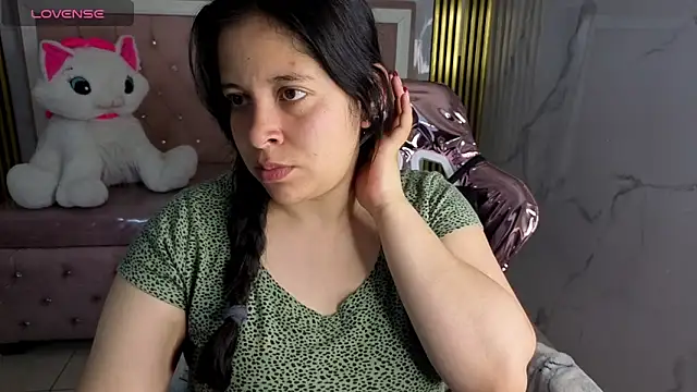 Snapshot of sara_tellez_s chatting on June 5, 2026, 3:11 am sara tellez s online show from June 5, 2026, 3:11 am