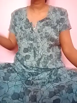 yesmam36 online show from April 18, 2026, 4:48 am