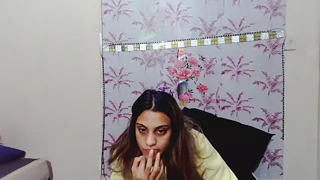 Snapshot of Luscious_Lexy chatting on July 8, 2026, 4:35 am Luscious Lexy online show from July 8, 2026, 4:35 am