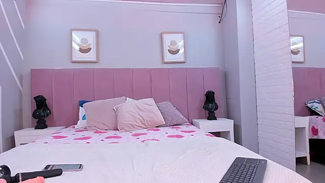 Snapshot of NatyBliss_gh chatting on March 26, 2026, 5:28 am NatyBliss gh online show from March 26, 2026, 5:28 am