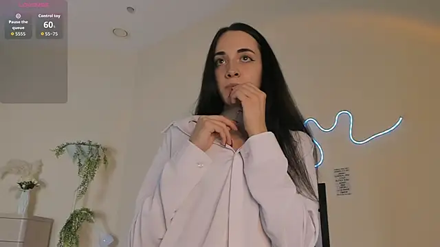 Snapshot of pearl_sky chatting on March 23, 2026, 9:25 pm pearl sky online show from March 23, 2026, 9:25 pm