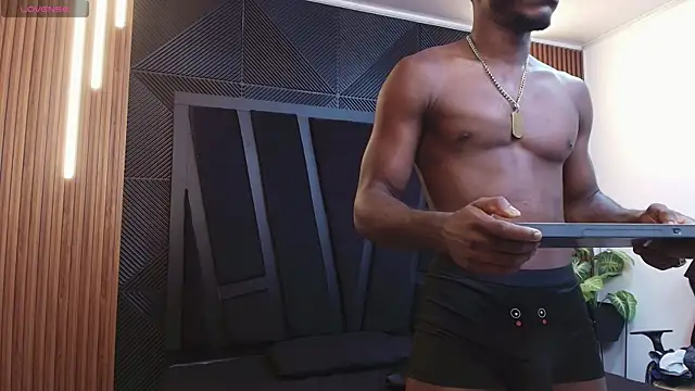 Snapshot of Oliver_Laurent_ chatting on April 12, 2026, 1:14 pm Oliver Laurent online show from April 12, 2026, 1:14 pm