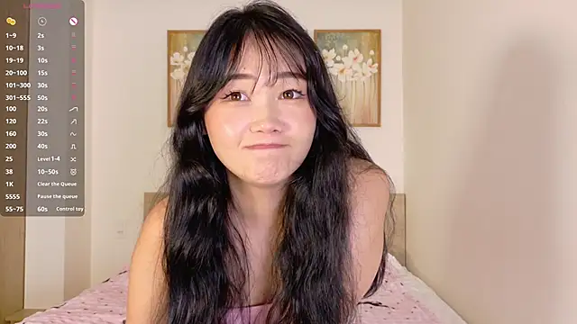 pinkyblooom online show from April 24, 2026, 9:11 am