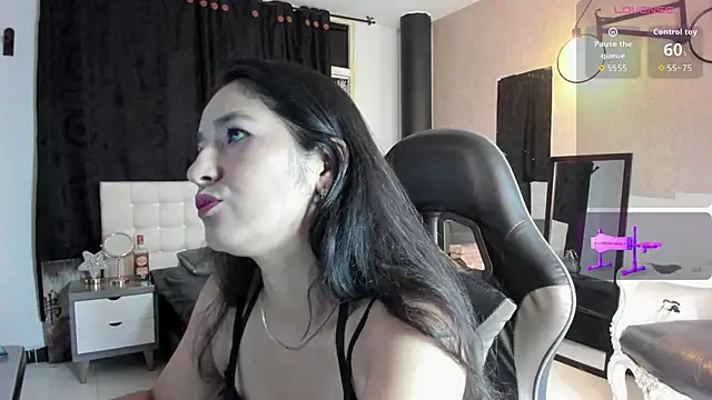 Snapshot of Vicky_Angeel chatting on June 27, 2026, 3:23 am Vicky Angeel online show from June 27, 2026, 3:23 am