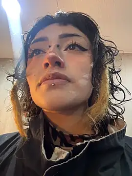 Snapshot of baby_akuma chatting on March 26, 2026, 3:16 am baby akuma online show from March 26, 2026, 3:16 am