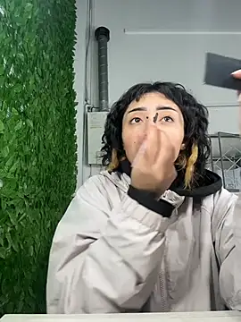 Snapshot of baby_akuma chatting on April 15, 2026, 3:34 am baby akuma online show from April 15, 2026, 3:34 am