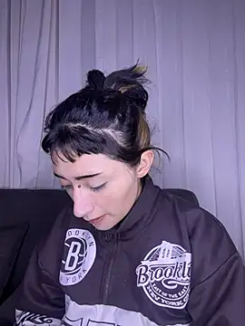 Snapshot of baby_akuma chatting on April 2, 2026, 5:25 am baby akuma online show from April 2, 2026, 5:25 am