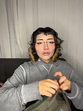 Snapshot of baby_akuma chatting on March 21, 2026, 3:19 am baby akuma online show from March 21, 2026, 3:19 am