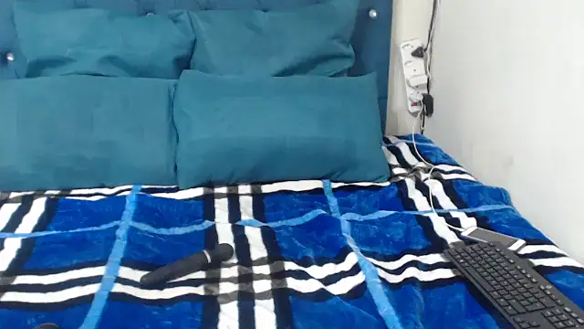 CuteBubbles13th online show from April 2, 2026, 9:54 pm