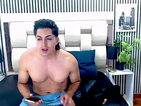 Alex Wolft online show from July 9, 2026, 12:26 pm