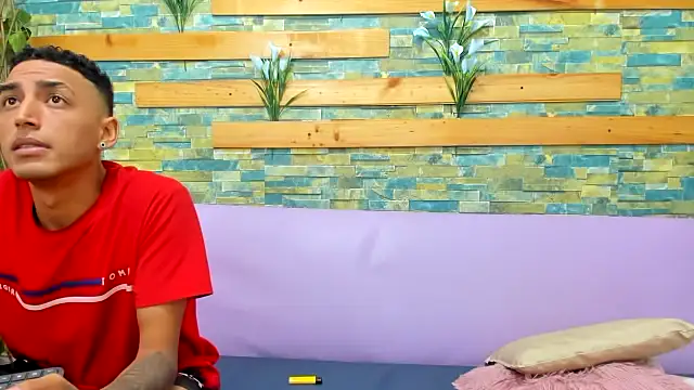 Snapshot of Hot_blowjobs_ chatting on April 2, 2026, 8:59 pm Hot blowjobs online show from April 2, 2026, 8:59 pm