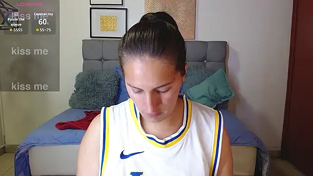 Sharon makelove online show from April 11, 2026, 7:06 pm