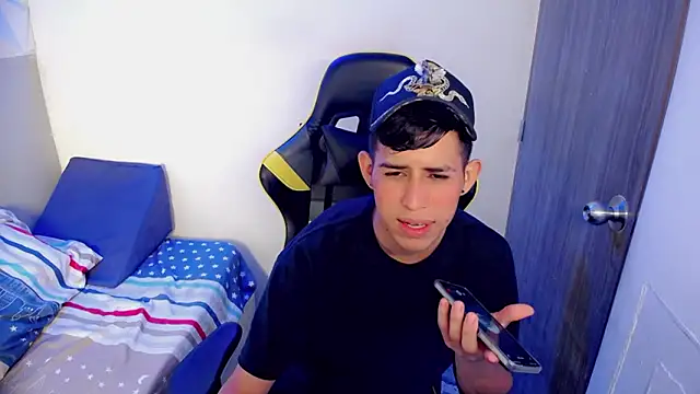 Wally uwu online show from March 9, 2026, 10:02 pm