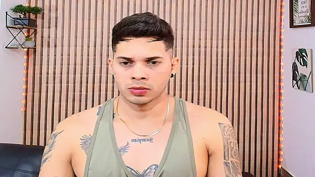 Snapshot of johan_speitzer chatting on April 13, 2026, 11:20 pm johan speitzer online show from April 13, 2026, 11:20 pm