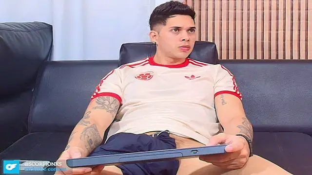 Snapshot of johan_speitzer chatting on March 27, 2026, 7:59 pm johan speitzer online show from March 27, 2026, 7:59 pm