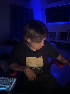 AngelLatinBoy online show from April 3, 2026, 4:30 am