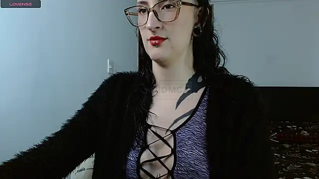 VelvetVal  online show from April 17, 2026, 5:16 pm