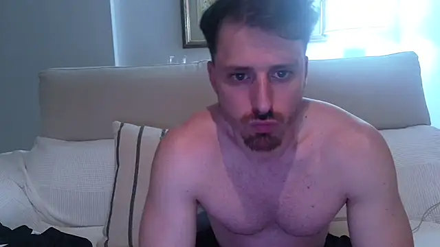 zeusoctavian1 online show from June 20, 2026, 11:43 pm