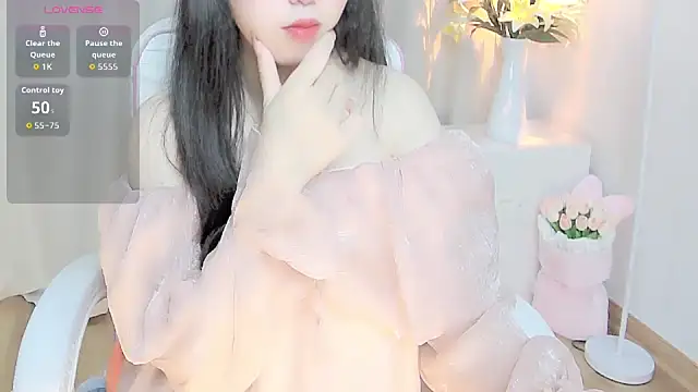 Sweet-Shuna online show from April 13, 2026, 1:42 am