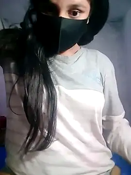 Snapshot of Divya3107 chatting on April 12, 2026, 6:27 am Divya3107 online show from April 12, 2026, 6:27 am