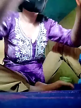 Snapshot of Divya3107 chatting on April 16, 2026, 2:56 am Divya3107 online show from April 16, 2026, 2:56 am