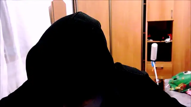 niksikor online show from March 8, 2026, 9:18 pm